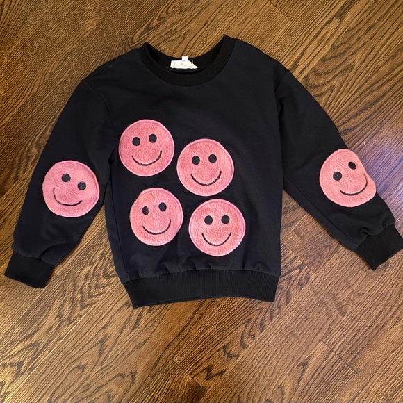 Truly Me Girls happy fuzzy face sweatshirt in size 5 like new condition - Picture 2 of 2